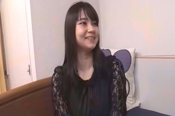 素人不化妆——我对自己的胸部有信心，但我不会化妆。