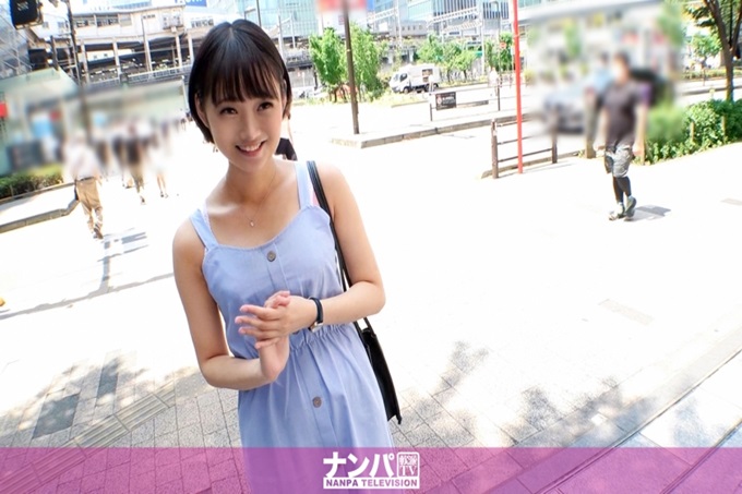 真实素人搭讪，初次摄影。 1520 《免费！ 》的看板在秋叶原搭讪！把没有男朋友，完全没有夏天气息的寂寞女大学生带进饭店！即使嘴上拒绝，身体也会对久违的做爱做出反应……