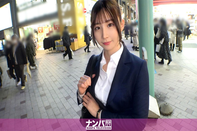 认真的南帕，第一枪。 1769 [Pantyhose Biribiri Clothes SEX] 在吉祥寺工作的第一年接一个房地产办公室女士！上衣的扣子突然被解开了，却因为她软弱的性格和爱H的好色心，立马掉了下去！