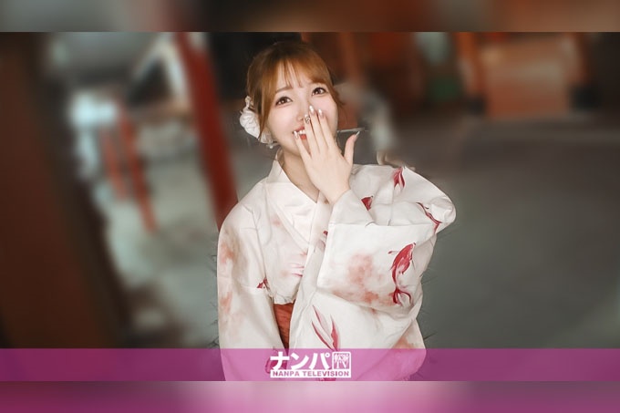 「一位皮肤白皙的美丽女孩会为你做一切:她的阴部紧致湿润,几乎要崩溃了!!