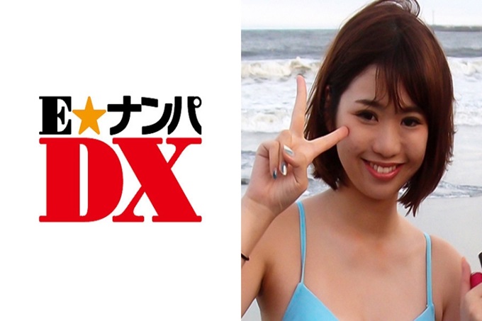ななさん 22岁女大学生【认真的素人】 笑容很可爱。酷似明星的她和朋友一起搭讪了。明明在外面等朋友，却大声地喊着“加油！”车摇晃得太厉害了，终于站了起来。最后是筋疲力尽。