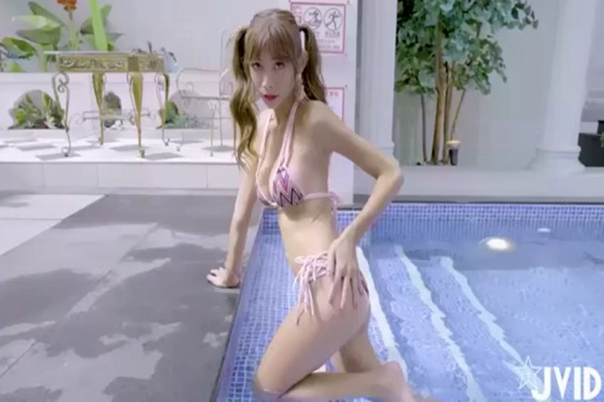 天气热了~高颜值大眼主播泳装大秀~超养眼