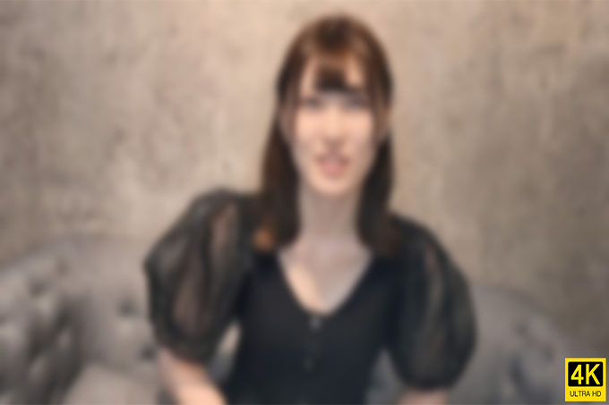 【FC2】苗条毛茸茸的21岁女大学生。课程结束时，她立即口交并射精。激烈的上翘口交*评论特权是4K高画质