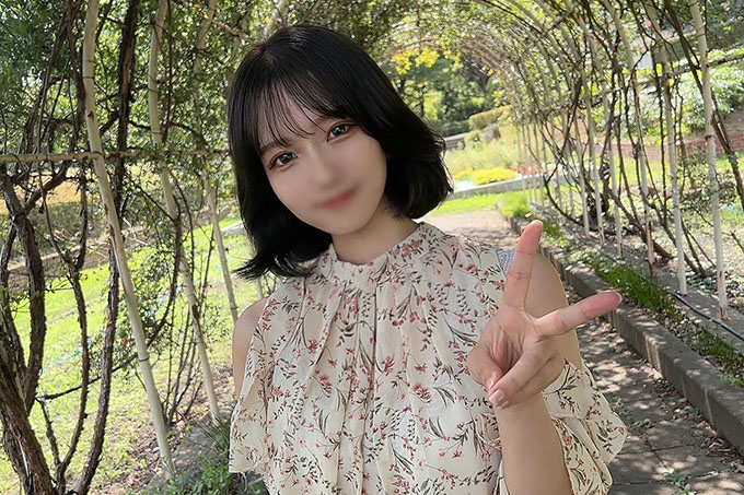 [FC2]第一次拍摄写真和脸部外观！ ！洁白整洁的美丽修剪器通过户外淫秽唤醒她狂野的敏感度！