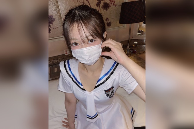 [FC2](2)刚毕业的偶像零班第六代♡老人的成人约会+成人大鸡巴性交绝对会让你成为性朋友！ ♡