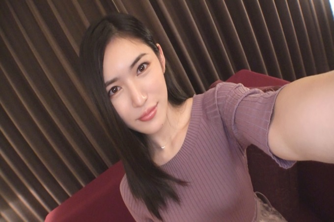 在网上AV应募→AV体验摄影 1396 【首次拍摄】【美容院大小姐的顶级服务】【停不下来的豪爽绝顶】以沉稳的姿态展现出悠闲魅力的美女豪爽的逝去模样值得一看。一边摇摇晃晃一边追求快感一边持续喘息的她
