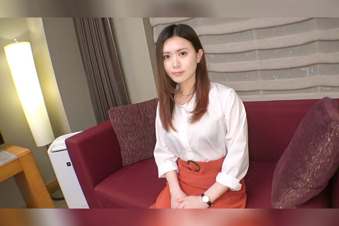 “已婚女教师的性爱太棒了！看她狂喜的尖叫和呻吟！她最近没有和丈夫做爱，她的小穴很孤独……