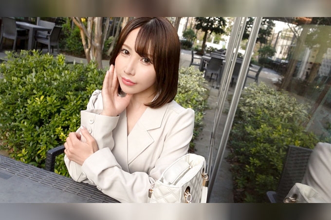 外表看起来是20代! SEX技巧超40代的性能,美魔女降临! ! !前国际线空姐带来的极致款待口交。