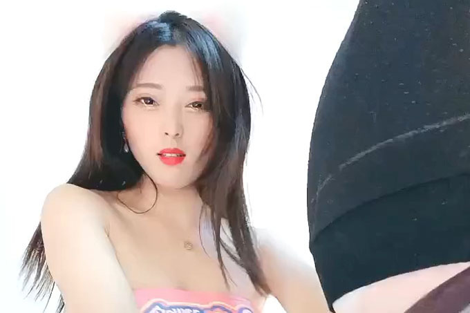 颜值骚货白虎一撮毛