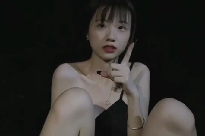 窈窕年轻貌美少女的蜕变历程 野外露出4