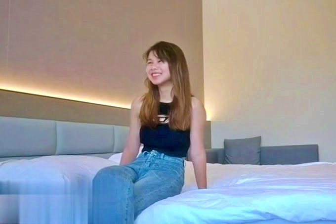 光头老王酒店约炮一个颜值清纯小美女 身材极品逼紧水多温柔可爱 老司机专属后入很紧