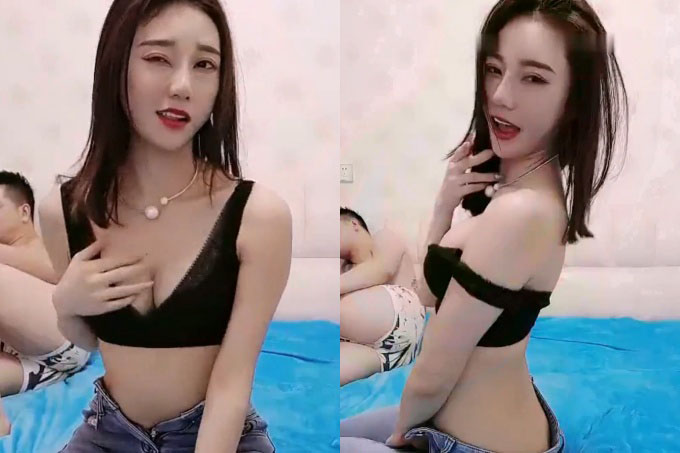 主播实录小姨子和姐夫高颜值小姨子在姐夫肉棒上舔优酪乳，浪叫骚得姐夫直抽翘臀